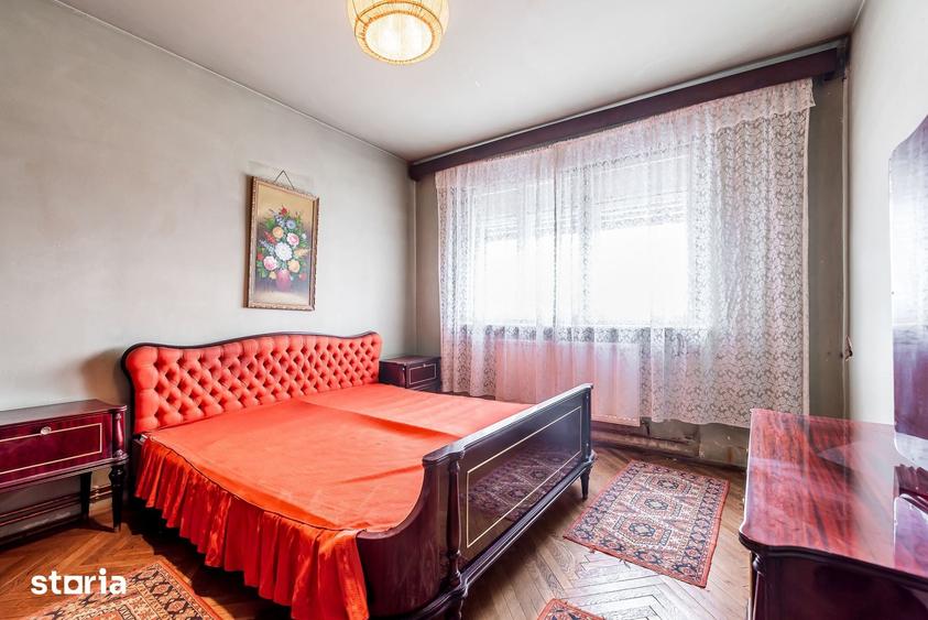 Apartament cu 4 camere decomandat în Central