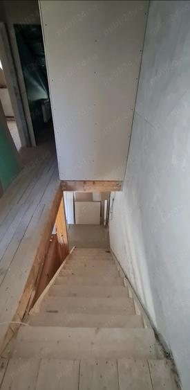 Casă cu 4 camere cu Teren 667 Mp în Poienița
