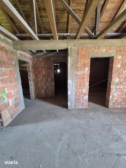 Casă cu 5 camere cu Teren 1700 Mp în Luizi-Călugăra