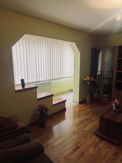Apartament cu 3 camere decomandat în Șagului