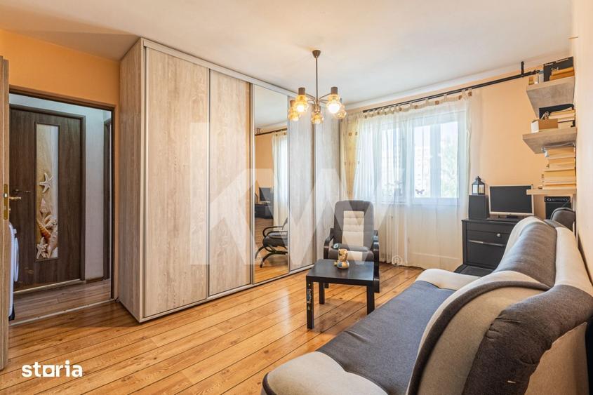 Apartament cu 3 camere semidecomandat în Astra