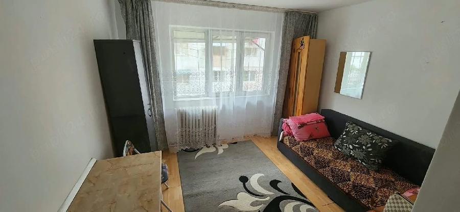 Garsonieră decomandată în Granit