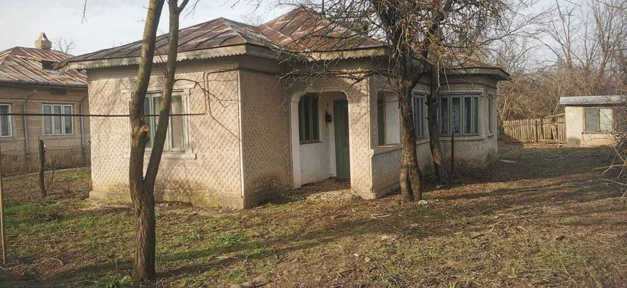 Casă cu 4 camere în Ghergheasa