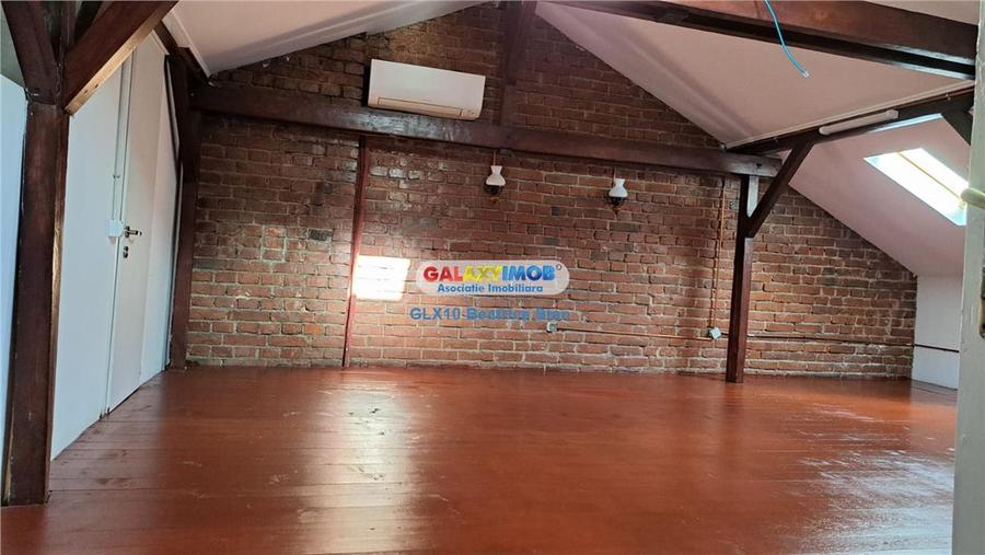 Casă cu 8 camere cu Teren 200 Mp în Cotroceni