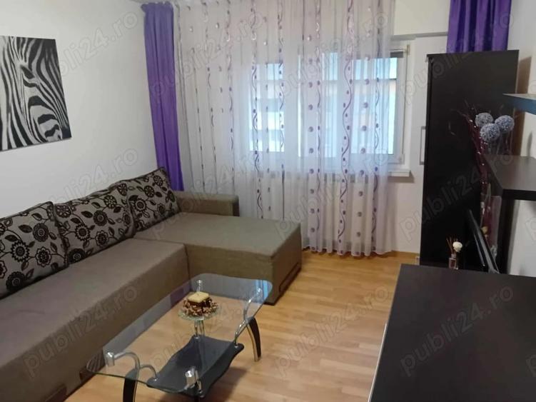 Apartament cu 3 camere decomandat în Precista