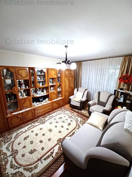 Apartament cu 3 camere decomandat în Plantelor