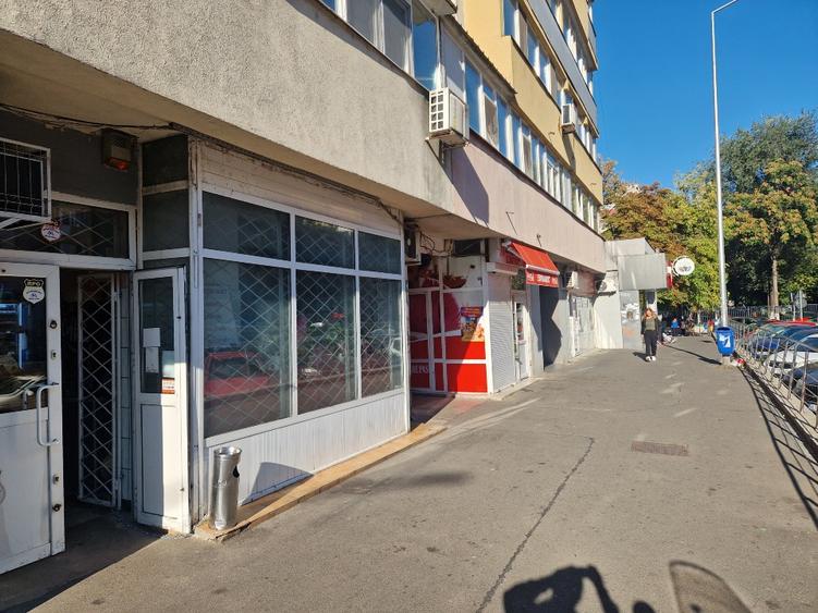 Apartament cu 3 camere decomandat în Tei