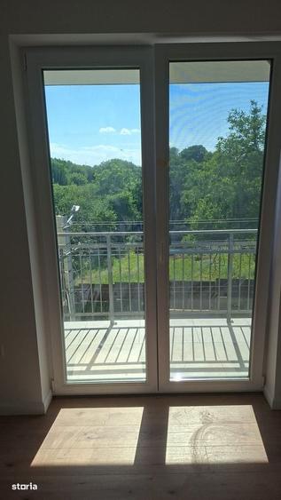 Apartament cu 3 camere decomandat în Ipotești