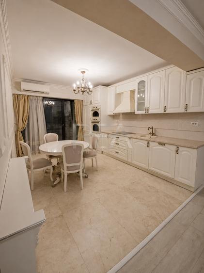 Apartament cu 3 camere decomandat, mobilat în Nerva Traian