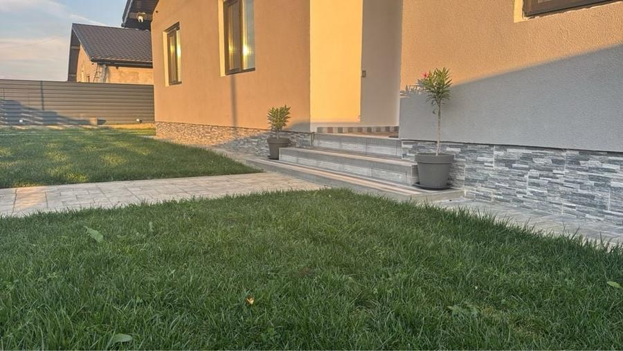 Casă cu 4 camere în Central