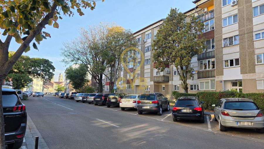 Apartament cu 2 camere decomandat în Decebal