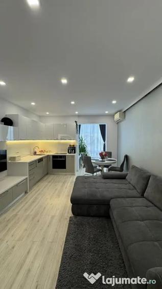 Apartament cu 3 camere decomandat în Theodor Pallady