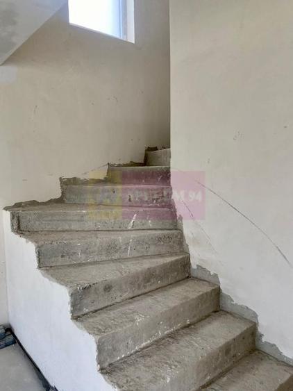 Casă individuală cu 4 camere cu Canalizare în Dimieni