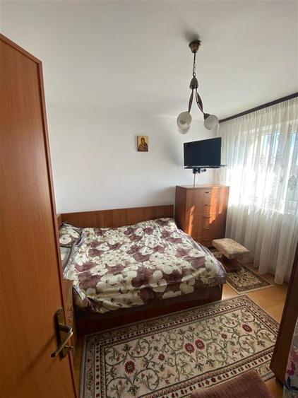 Apartament cu 3 camere decomandat, mobilat în Colentina