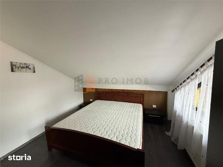 Casă cu 8 camere decomandat cu Teren 30 Mp în Siriu