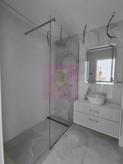 Apartament cu 3 camere nedecomandat în Nord