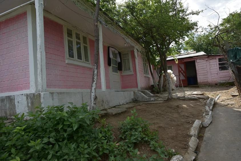 Casă cu Teren 1750 Mp în Costache Negri