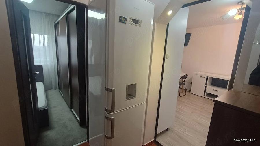 Apartament cu 2 camere semidecomandat în Berceni