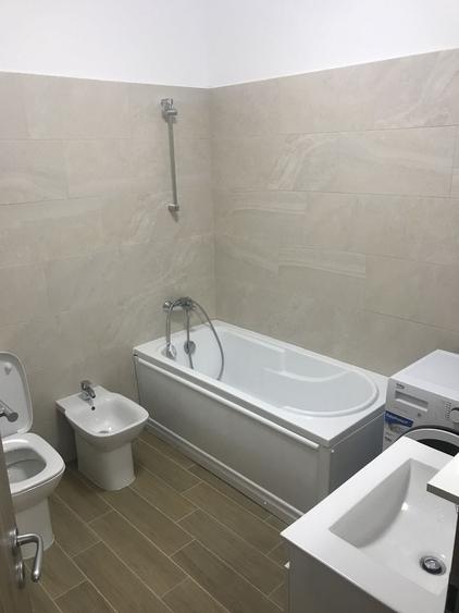 Apartament cu 2 camere decomandat în Complex Studențesc