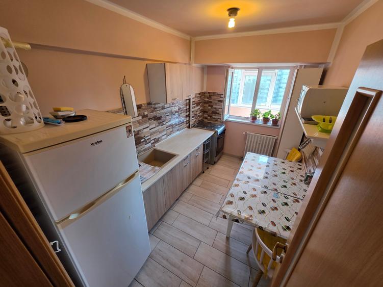 Apartament cu 3 camere decomandat în Doamna Ghica