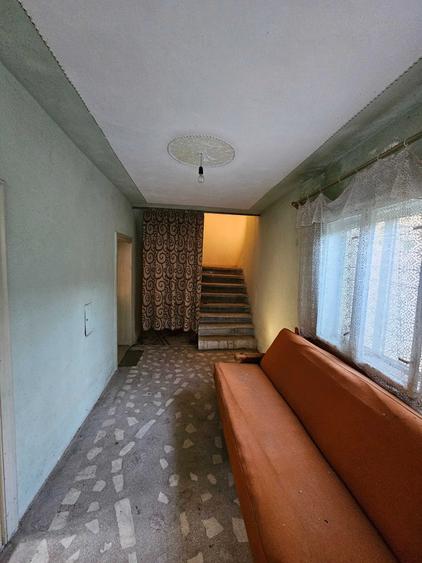 Casă cu 4 camere decomandat în Buntești