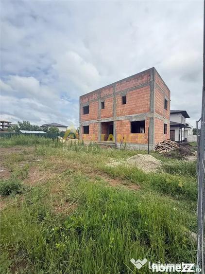 Casă cu 4 camere cu Teren 380 Mp în Central