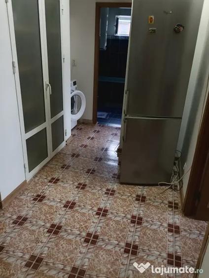 Apartament cu 2 camere decomandat în C5