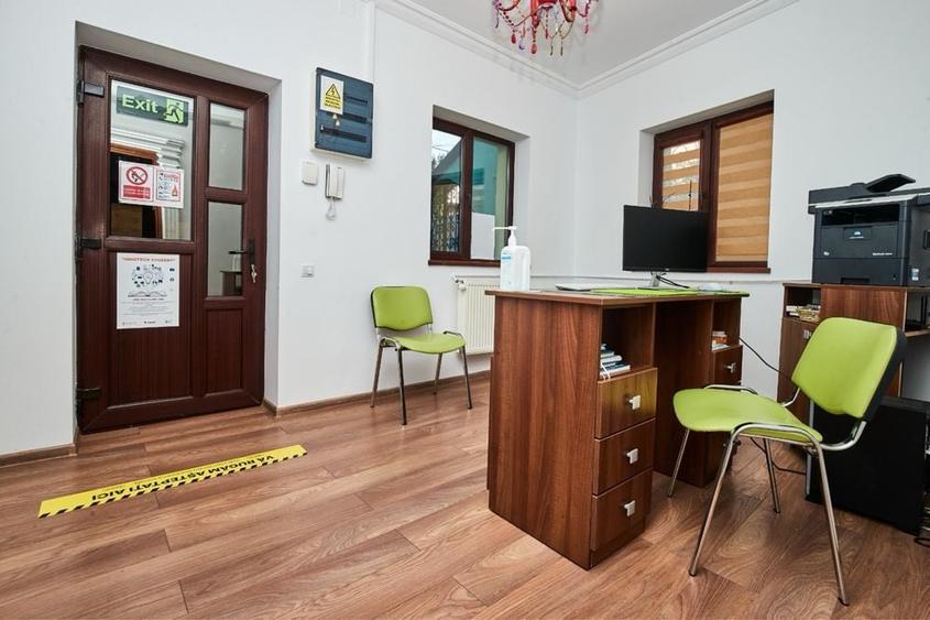 Casă cu 4 camere în Central