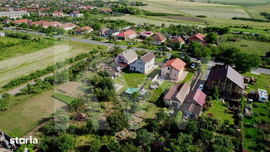 Casă cu 5 camere cu Teren 1200 Mp în Zăbrani