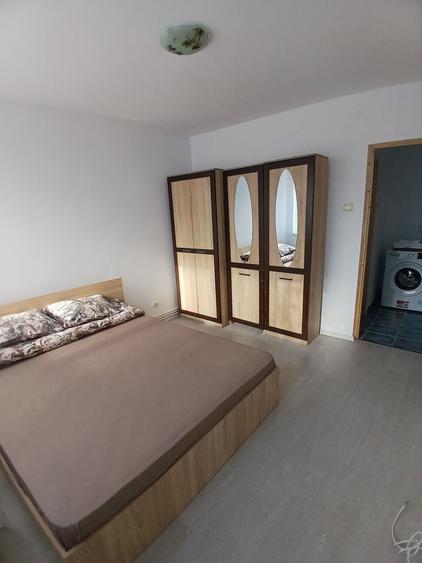 Apartament cu 2 camere semidecomandat în Berivoi