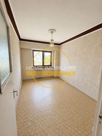 Apartament cu 3 camere decomandat în Baza 3