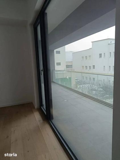 Apartament cu 3 camere decomandat în Aviației