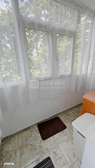 Apartament cu 2 camere semidecomandat în Podu Roș