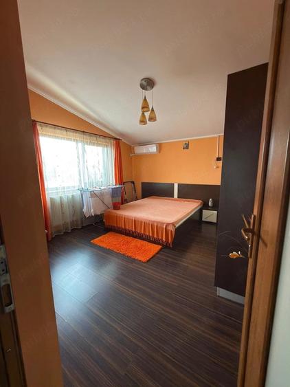 Casă cu 4 camere cu Teren 432 Mp în Bobărești (Vidra)