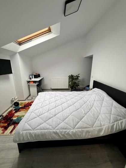 Apartament cu 4 camere semidecomandat, mobilat în Florești