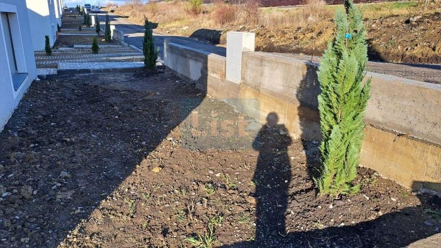 Casă cu 4 camere cu Canalizare în Dezmir