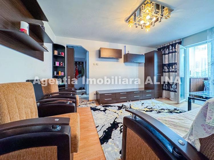 Apartament cu 3 camere semidecomandat în Micro 15