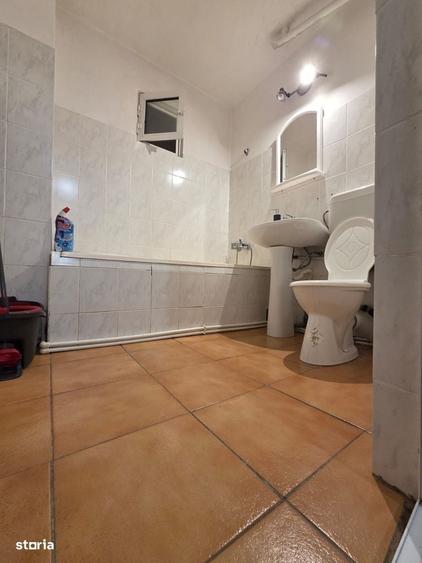 Apartament cu 4 camere decomandat în E3