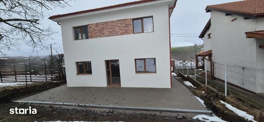 Casă cu 4 camere cu Teren 700 Mp în Apahida