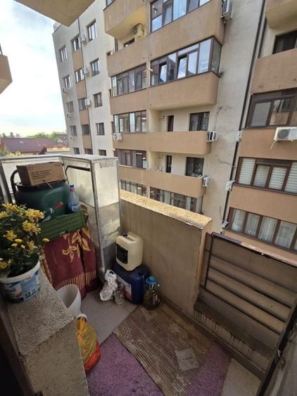 Apartament cu 3 camere semidecomandat, mobilat în Sălaj