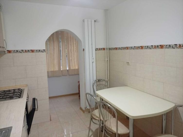 Apartament cu 2 camere decomandat în Canta
