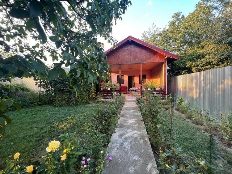 Casă cu 4 camere în Golești