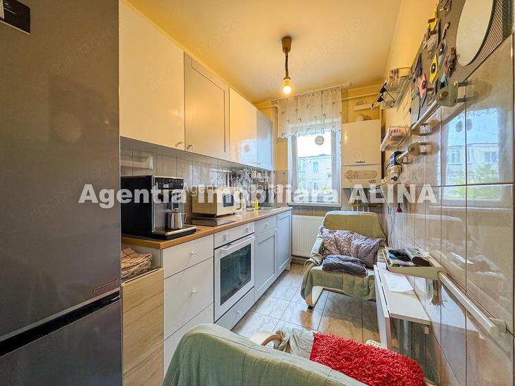 Apartament 2 camere LA CHEIE, in Mun. Deva, Jud. HD, str. Armatei, 38 mp, etaj 3.