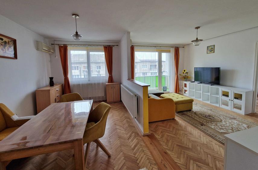 Apartament cu 3 camere decomandat în Ultracentral