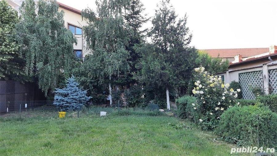 Casă cu 14 camere cu Teren 758 Mp în Obor