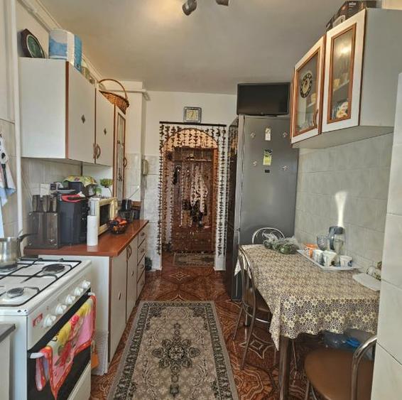 Apartament cu 2 camere semidecomandat în Astra