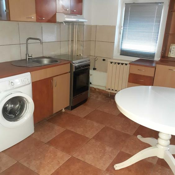 Apartament cu 3 camere decomandat în Sebastian