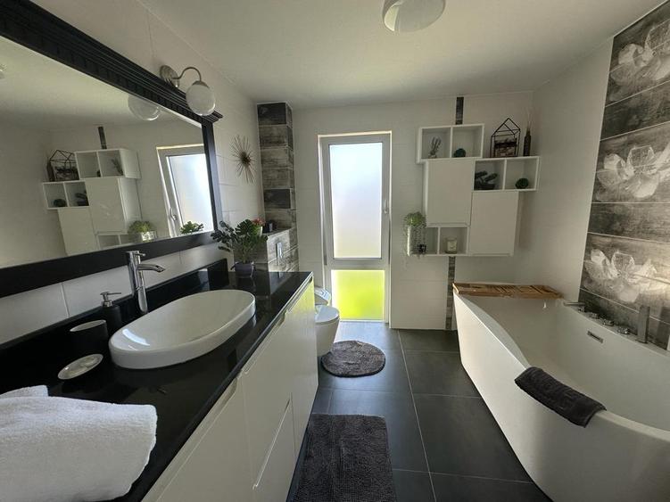 Penthouse cu 3 camere decomandat, mobilat în Arhitecților - Calea Cisnădiei