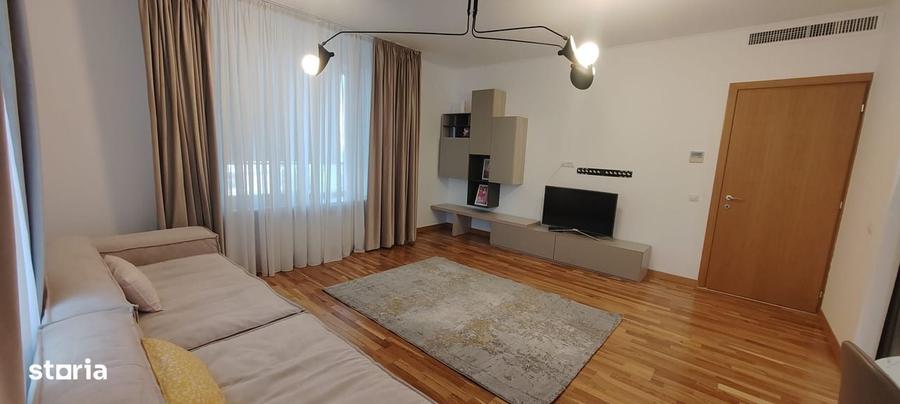 Apartament cu 3 camere în Mihai Bravu