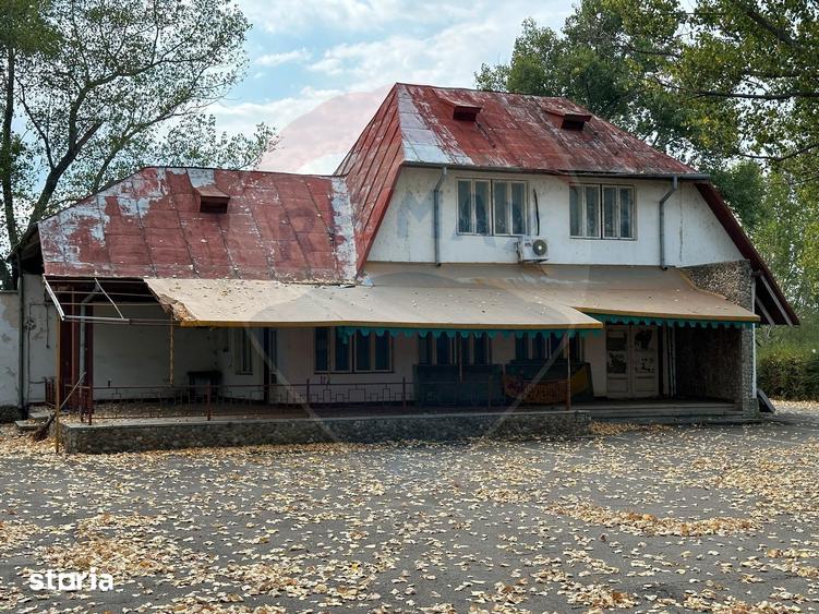 Spațiu comercial, de 1,700 mp, în Obrejița